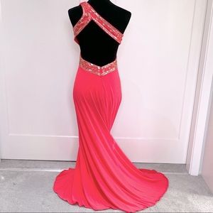 BETSY & ADAM One-Shoulder Sequined Gown